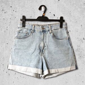 H&M • Ultra High Waist Mom Shorts • US 8